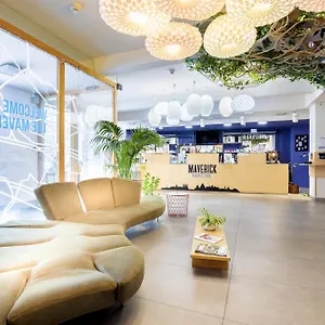 Maverick Soho , Budapeszt Węgry